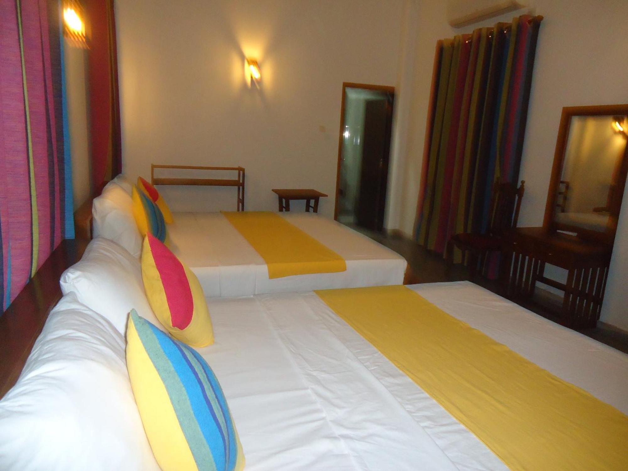 Santori Unawatuna Kamer foto